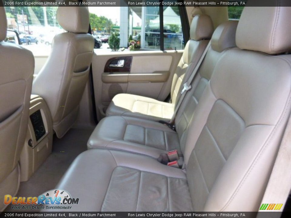 2006 Ford Expedition Limited 4x4 Black / Medium Parchment Photo #10