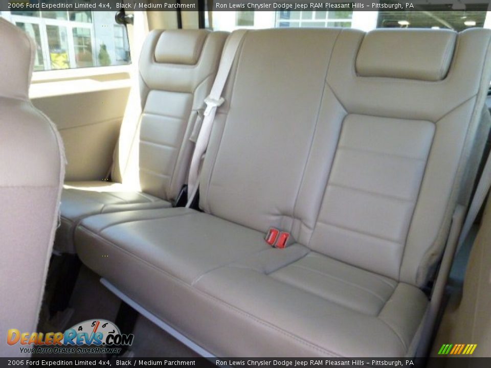 2006 Ford Expedition Limited 4x4 Black / Medium Parchment Photo #11