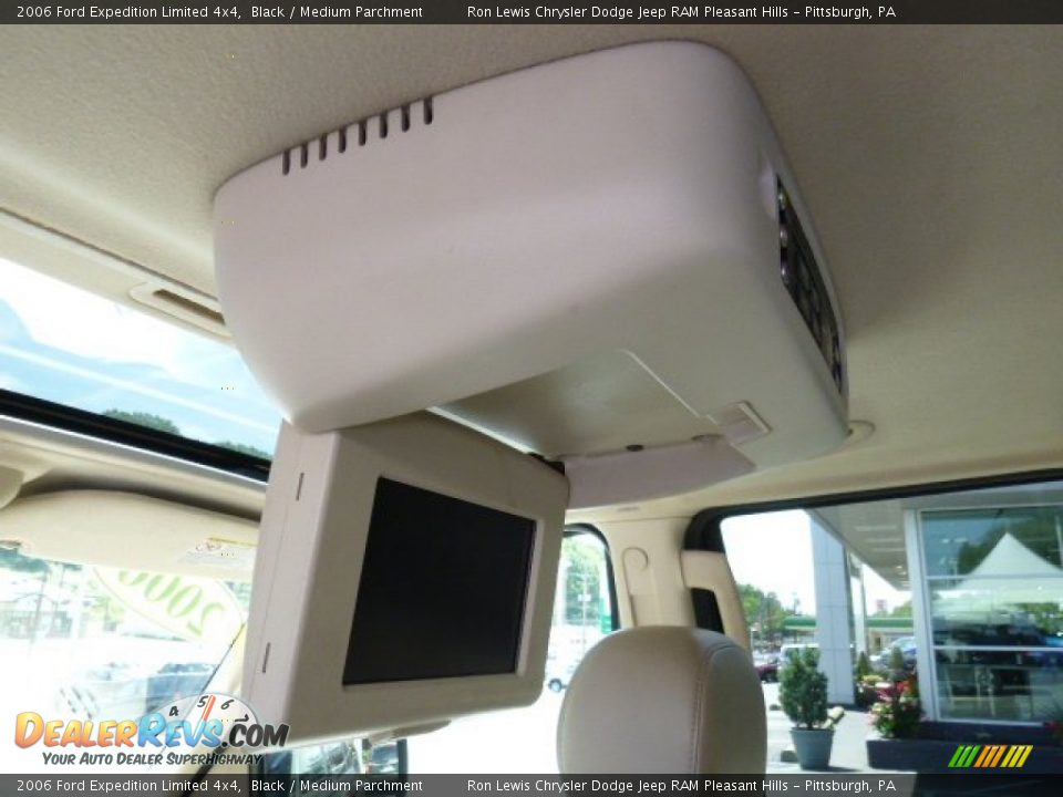 2006 Ford Expedition Limited 4x4 Black / Medium Parchment Photo #12