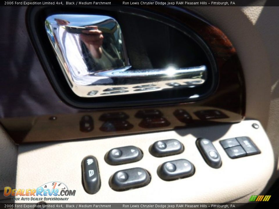 2006 Ford Expedition Limited 4x4 Black / Medium Parchment Photo #14