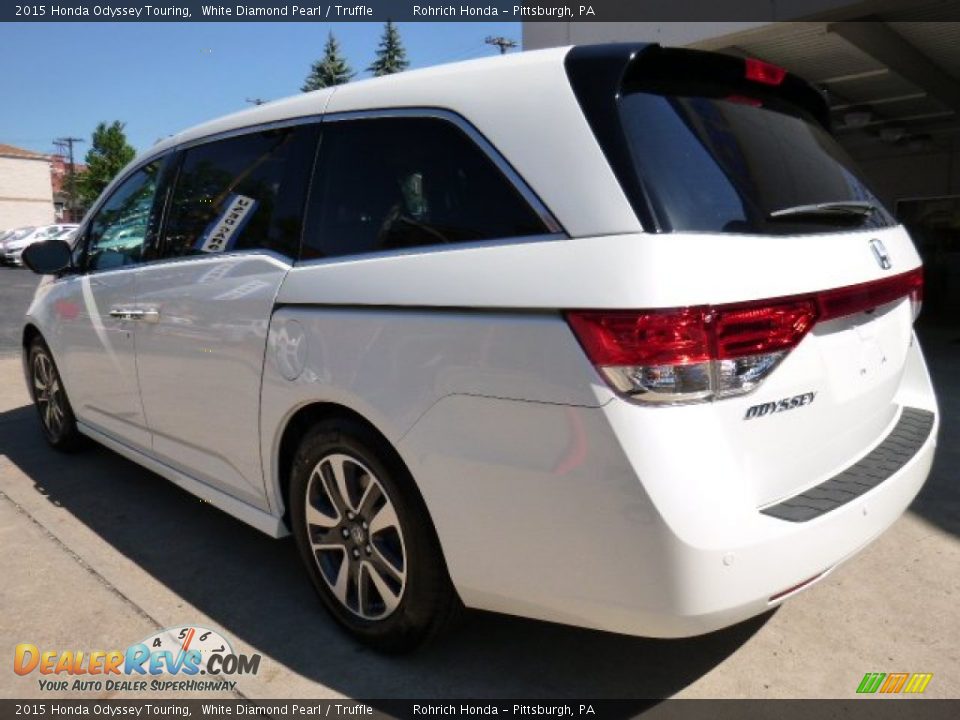 2015 Honda Odyssey Touring White Diamond Pearl / Truffle Photo #10