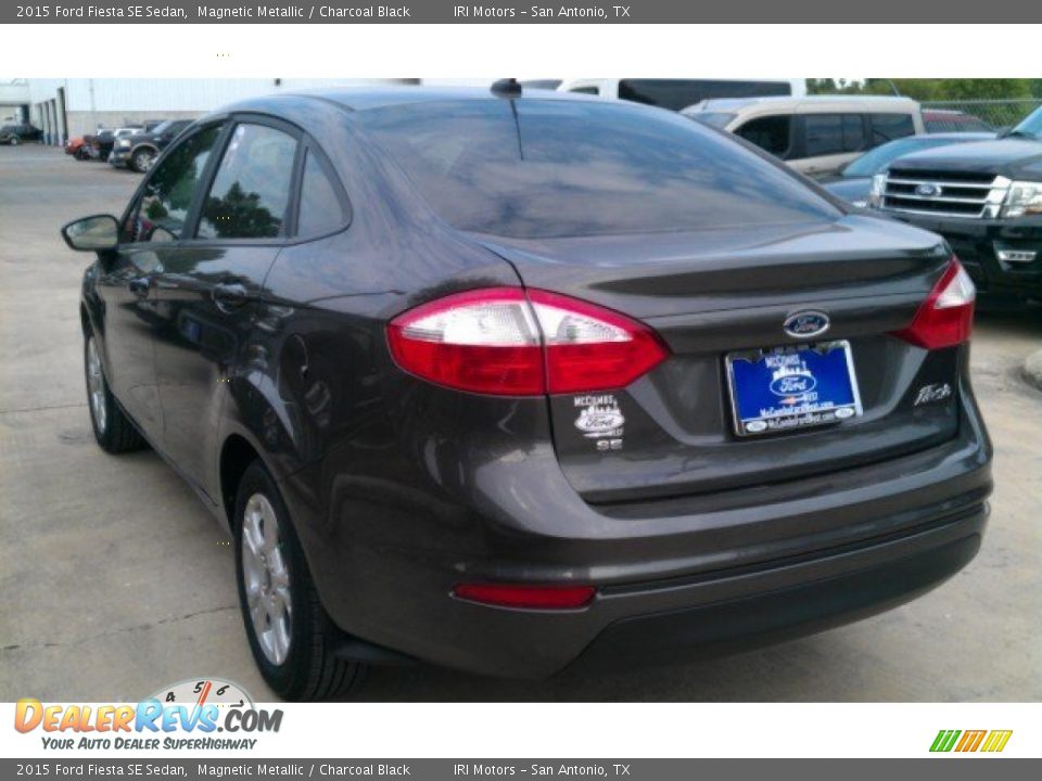 2015 Ford Fiesta SE Sedan Magnetic Metallic / Charcoal Black Photo #8