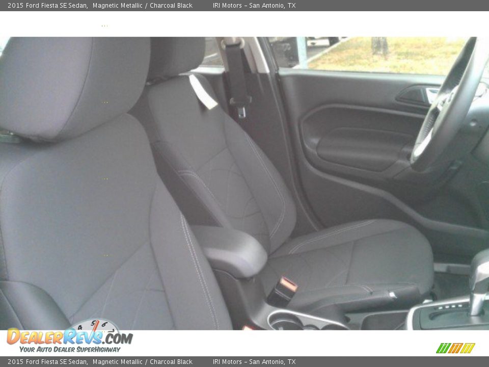 2015 Ford Fiesta SE Sedan Magnetic Metallic / Charcoal Black Photo #22