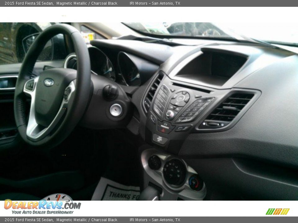 2015 Ford Fiesta SE Sedan Magnetic Metallic / Charcoal Black Photo #24