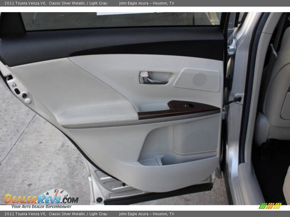 2011 Toyota Venza V6 Classic Silver Metallic / Light Gray Photo #17