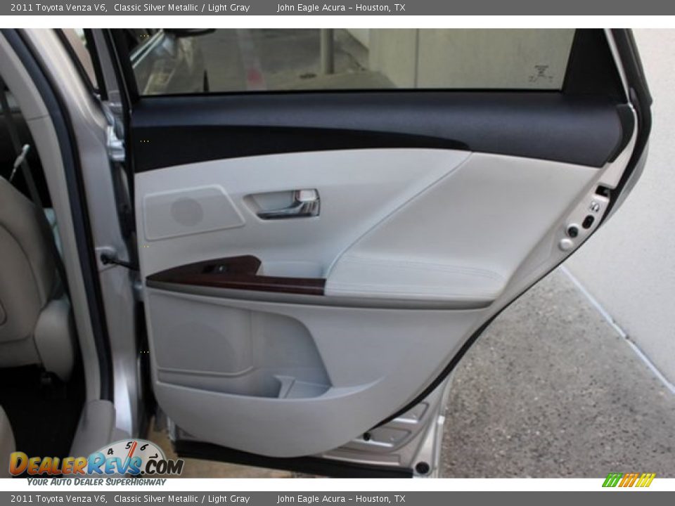 2011 Toyota Venza V6 Classic Silver Metallic / Light Gray Photo #22