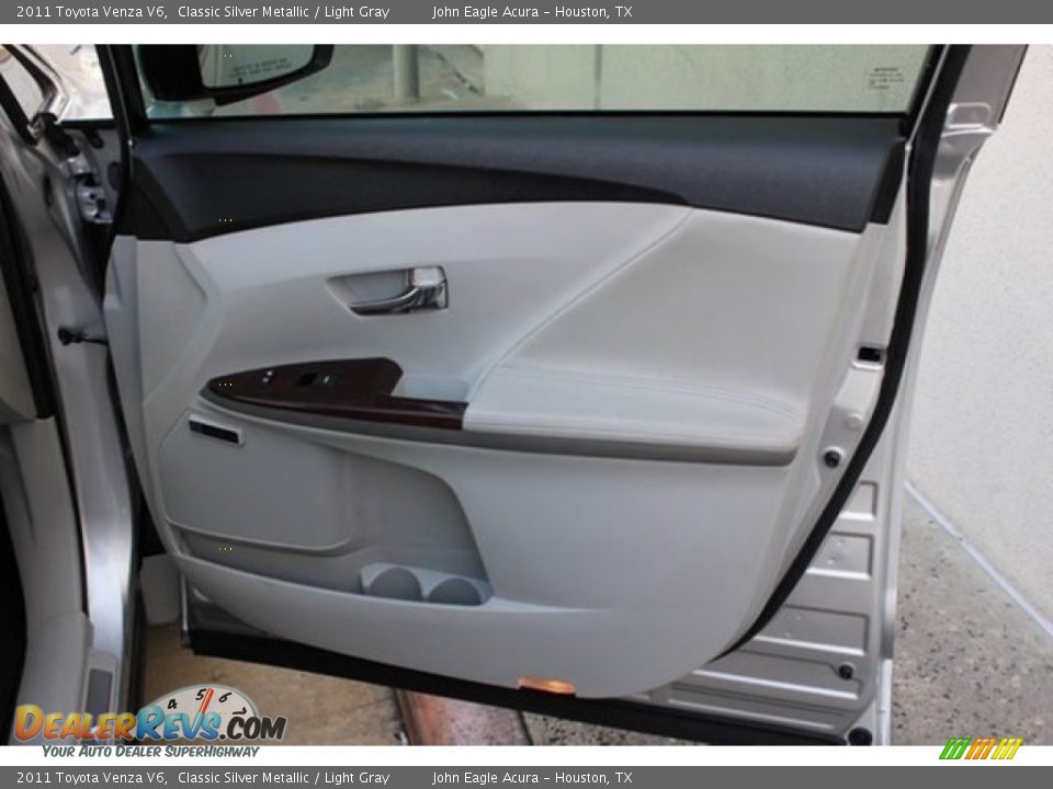 2011 Toyota Venza V6 Classic Silver Metallic / Light Gray Photo #24