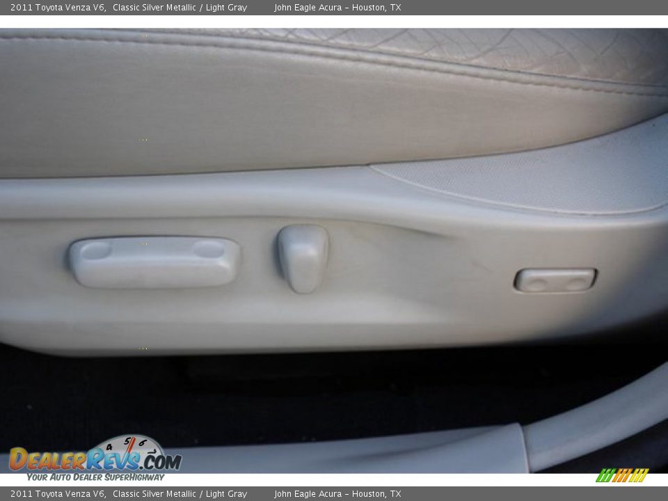 2011 Toyota Venza V6 Classic Silver Metallic / Light Gray Photo #30