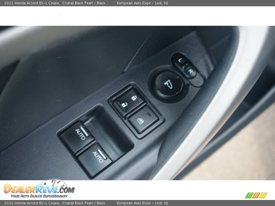 2011 Honda Accord EX-L Coupe Crystal Black Pearl / Black Photo #31