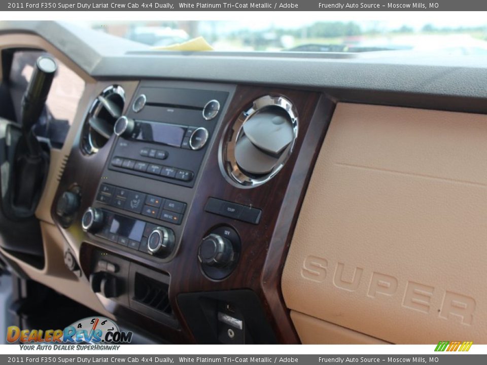 2011 Ford F350 Super Duty Lariat Crew Cab 4x4 Dually White Platinum Tri-Coat Metallic / Adobe Photo #28