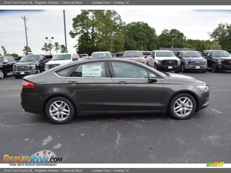 2016 Ford Fusion SE Magnetic Metallic / Charcoal Black Photo #4