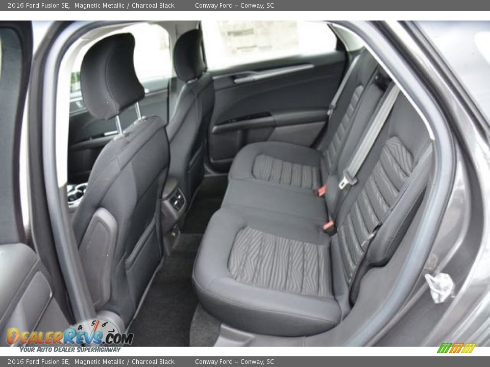 2016 Ford Fusion SE Magnetic Metallic / Charcoal Black Photo #12