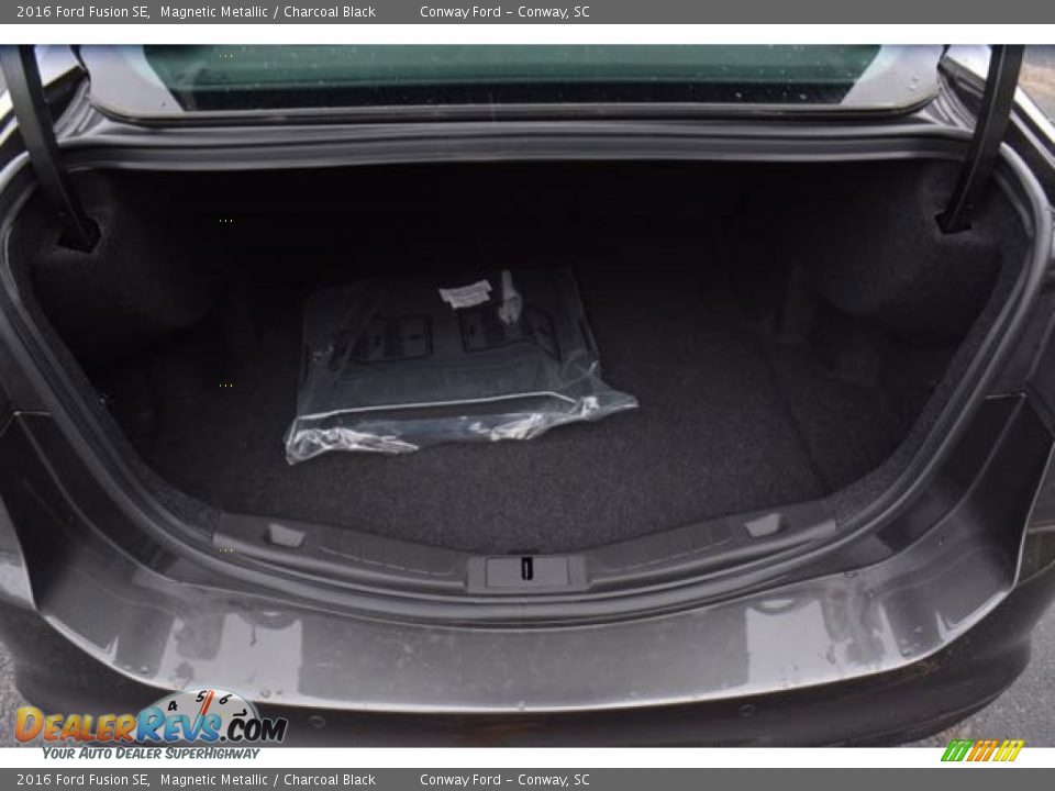 2016 Ford Fusion SE Magnetic Metallic / Charcoal Black Photo #15