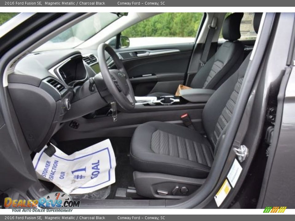 2016 Ford Fusion SE Magnetic Metallic / Charcoal Black Photo #17
