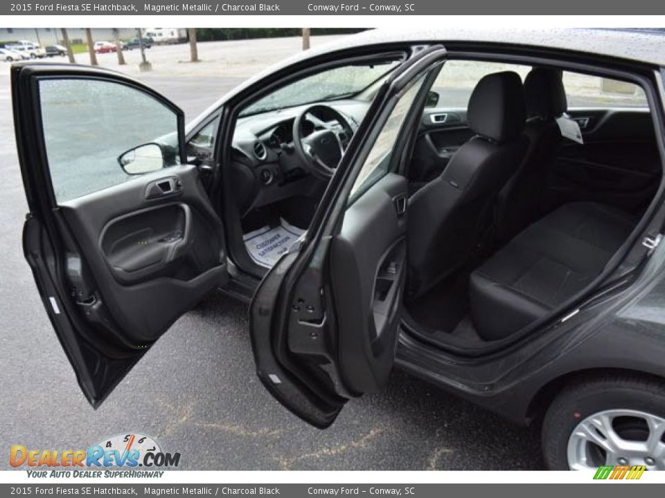 2015 Ford Fiesta SE Hatchback Magnetic Metallic / Charcoal Black Photo #10