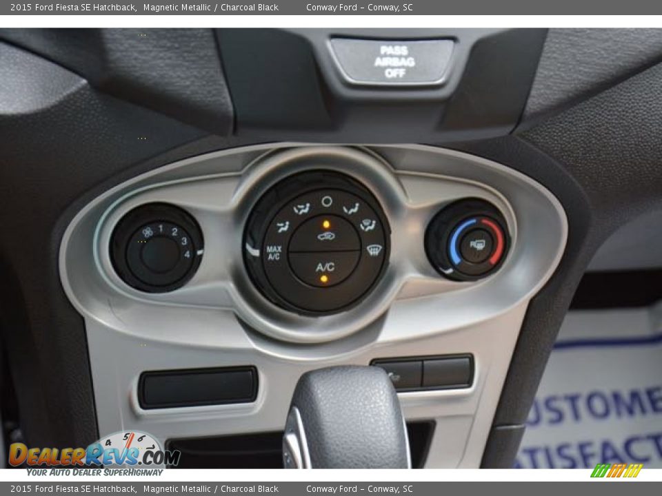 2015 Ford Fiesta SE Hatchback Magnetic Metallic / Charcoal Black Photo #24