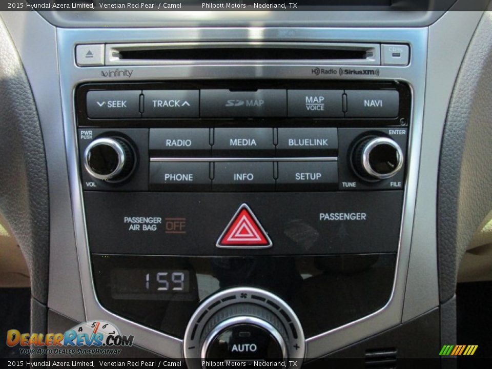 Controls of 2015 Hyundai Azera Limited Photo #30
