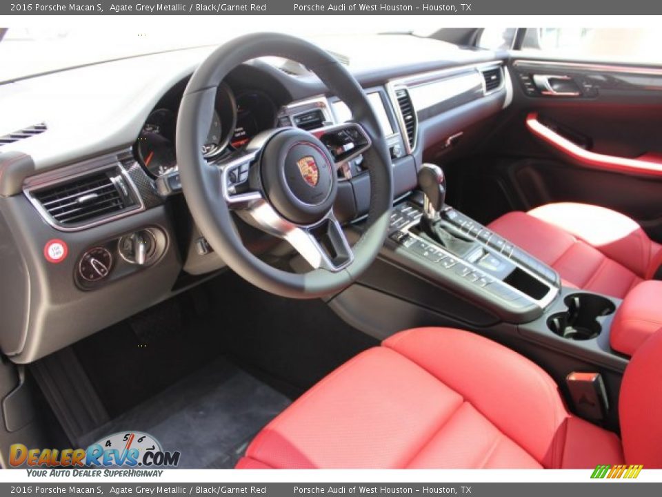 Black/Garnet Red Interior - 2016 Porsche Macan S Photo #11