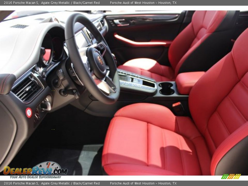 Front Seat of 2016 Porsche Macan S Photo #12