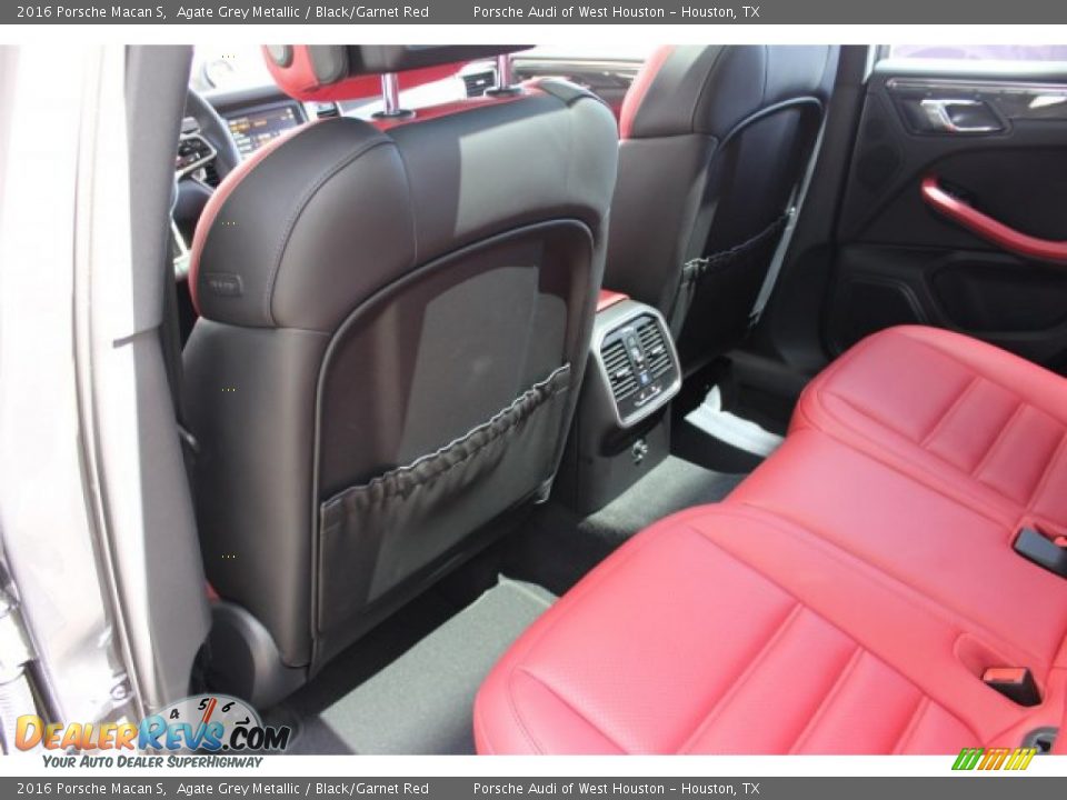 Rear Seat of 2016 Porsche Macan S Photo #32