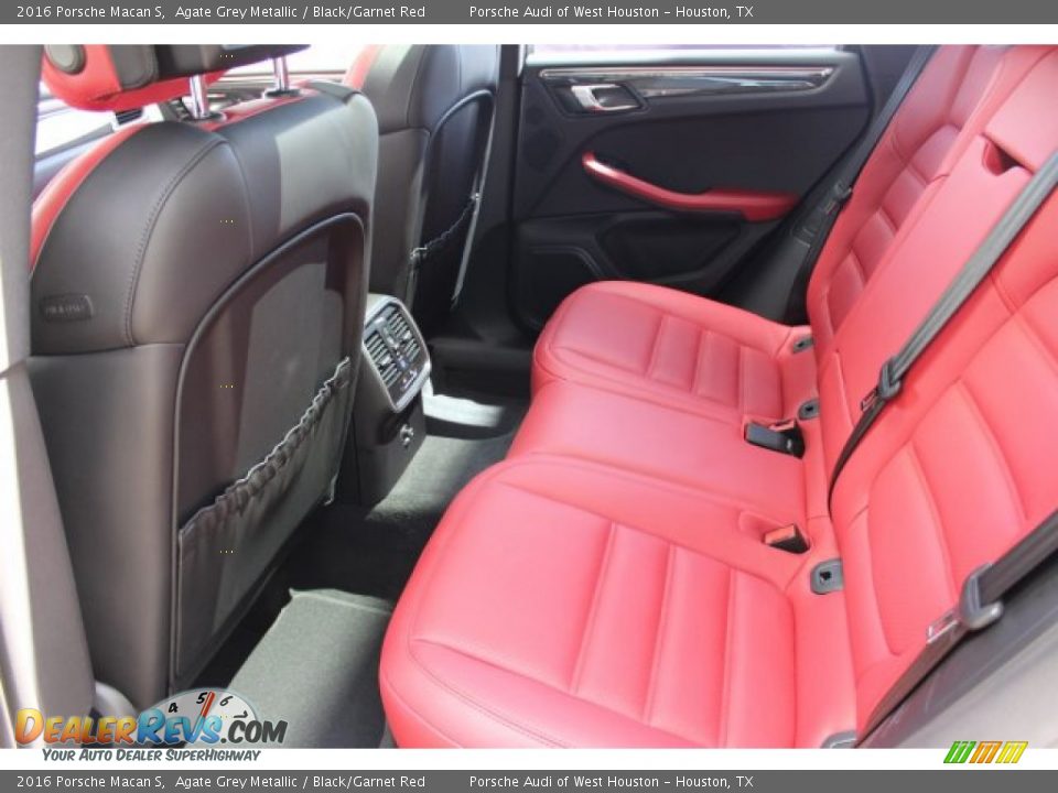Rear Seat of 2016 Porsche Macan S Photo #33