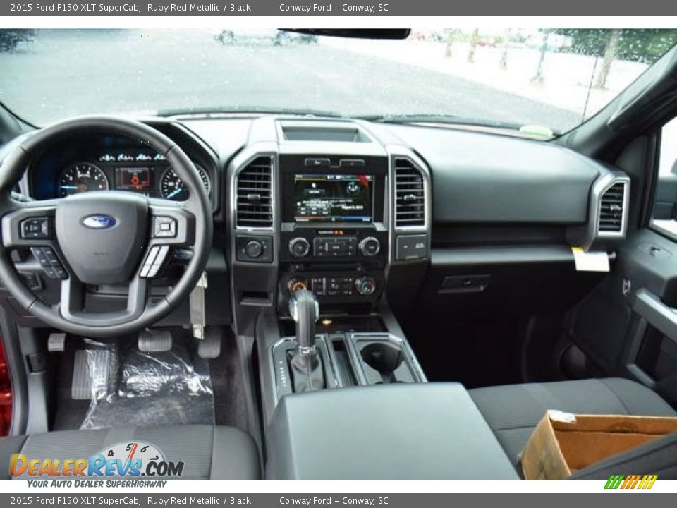 Dashboard of 2015 Ford F150 XLT SuperCab Photo #12