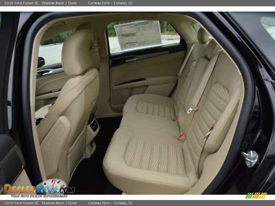2016 Ford Fusion SE Shadow Black / Dune Photo #11