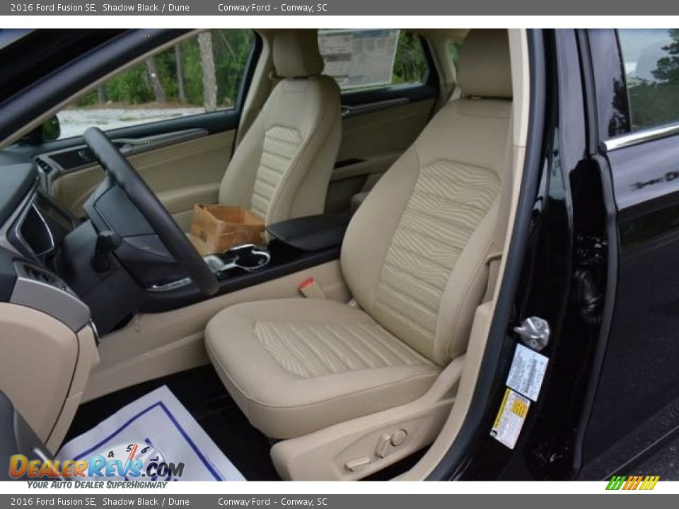 2016 Ford Fusion SE Shadow Black / Dune Photo #16
