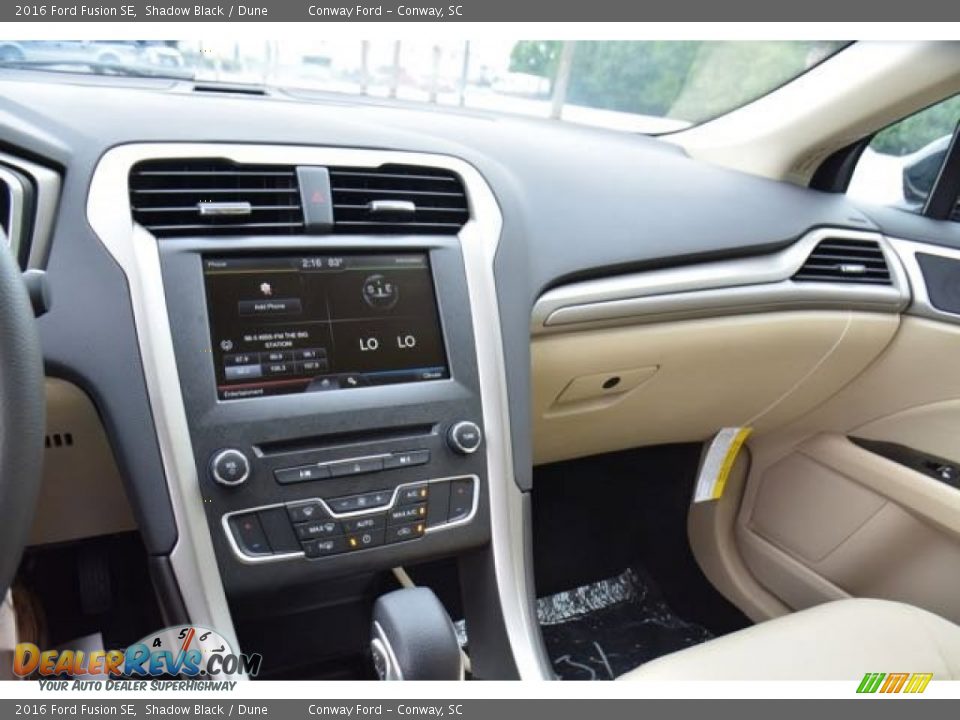 2016 Ford Fusion SE Shadow Black / Dune Photo #26