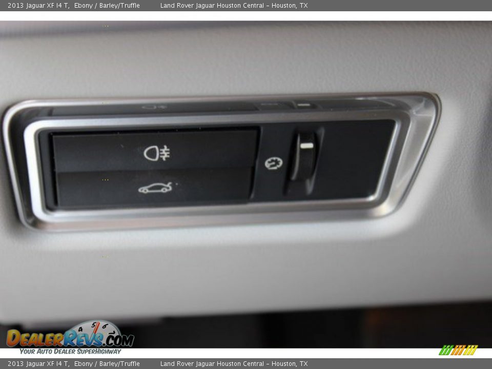 2013 Jaguar XF I4 T Ebony / Barley/Truffle Photo #17