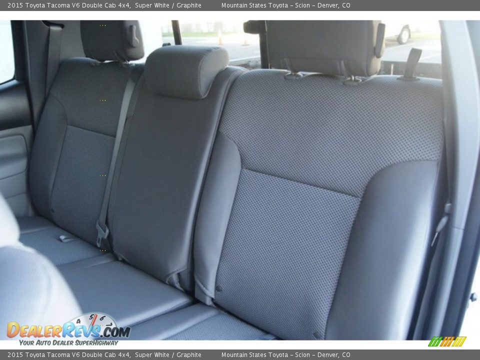 2015 Toyota Tacoma V6 Double Cab 4x4 Super White / Graphite Photo #7