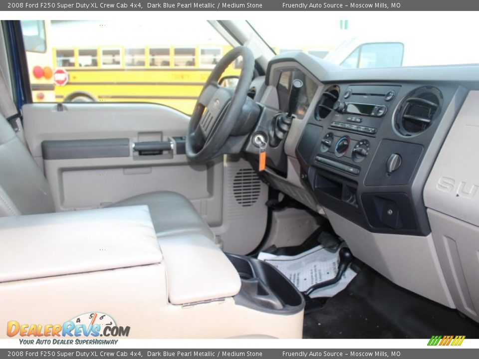 2008 Ford F250 Super Duty XL Crew Cab 4x4 Dark Blue Pearl Metallic / Medium Stone Photo #26