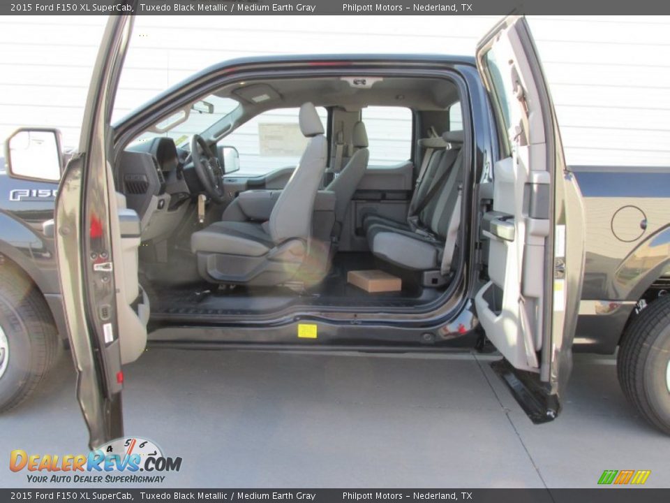 2015 Ford F150 XL SuperCab Tuxedo Black Metallic / Medium Earth Gray Photo #16