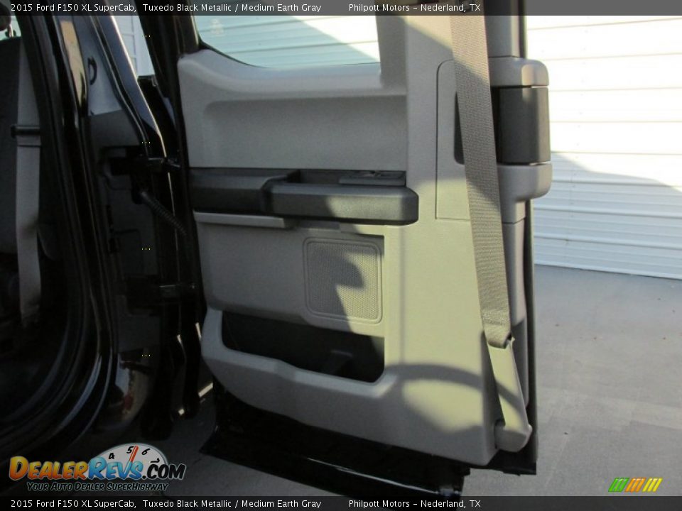 2015 Ford F150 XL SuperCab Tuxedo Black Metallic / Medium Earth Gray Photo #17