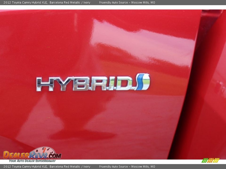 2012 Toyota Camry Hybrid XLE Barcelona Red Metallic / Ivory Photo #32