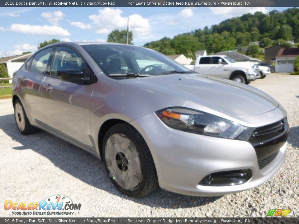 Front 3/4 View of 2016 Dodge Dart SXT Photo #12