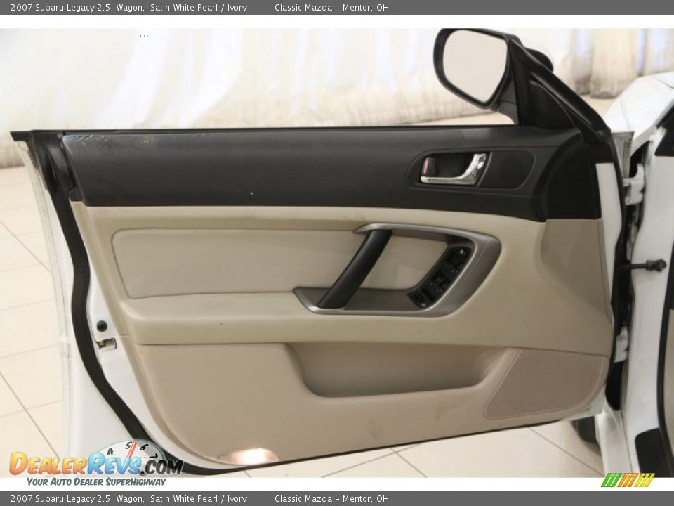 2007 Subaru Legacy 2.5i Wagon Satin White Pearl / Ivory Photo #4
