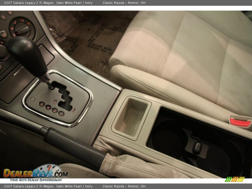 2007 Subaru Legacy 2.5i Wagon Satin White Pearl / Ivory Photo #10