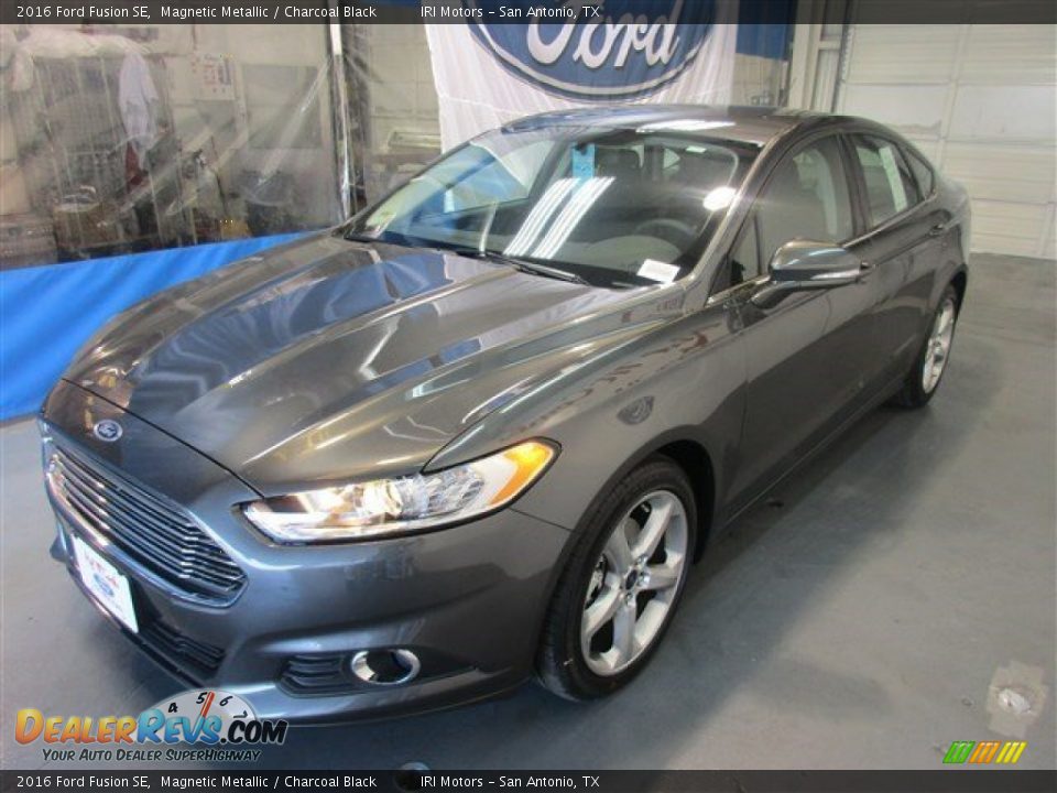 2016 Ford Fusion SE Magnetic Metallic / Charcoal Black Photo #3