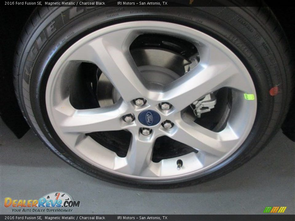 2016 Ford Fusion SE Magnetic Metallic / Charcoal Black Photo #4