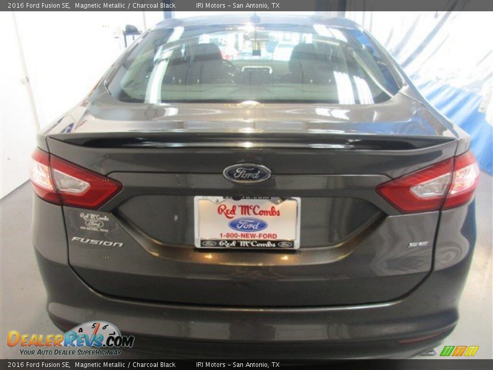 2016 Ford Fusion SE Magnetic Metallic / Charcoal Black Photo #5