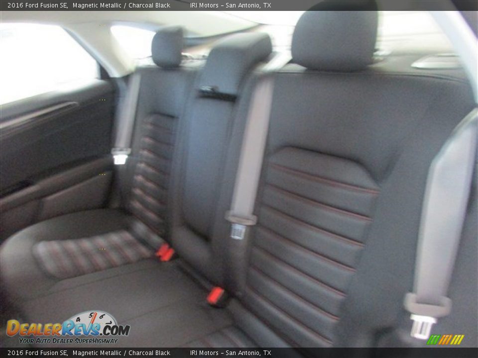 2016 Ford Fusion SE Magnetic Metallic / Charcoal Black Photo #8