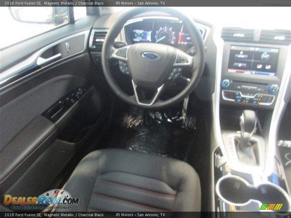 2016 Ford Fusion SE Magnetic Metallic / Charcoal Black Photo #9