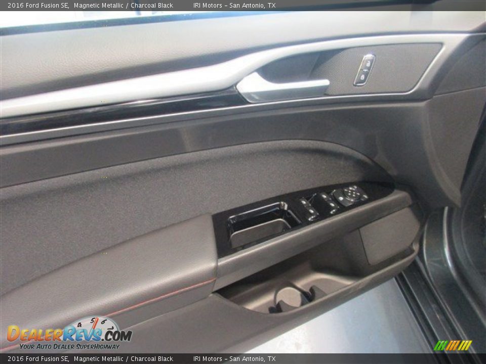 2016 Ford Fusion SE Magnetic Metallic / Charcoal Black Photo #12