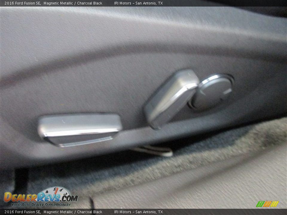 2016 Ford Fusion SE Magnetic Metallic / Charcoal Black Photo #13