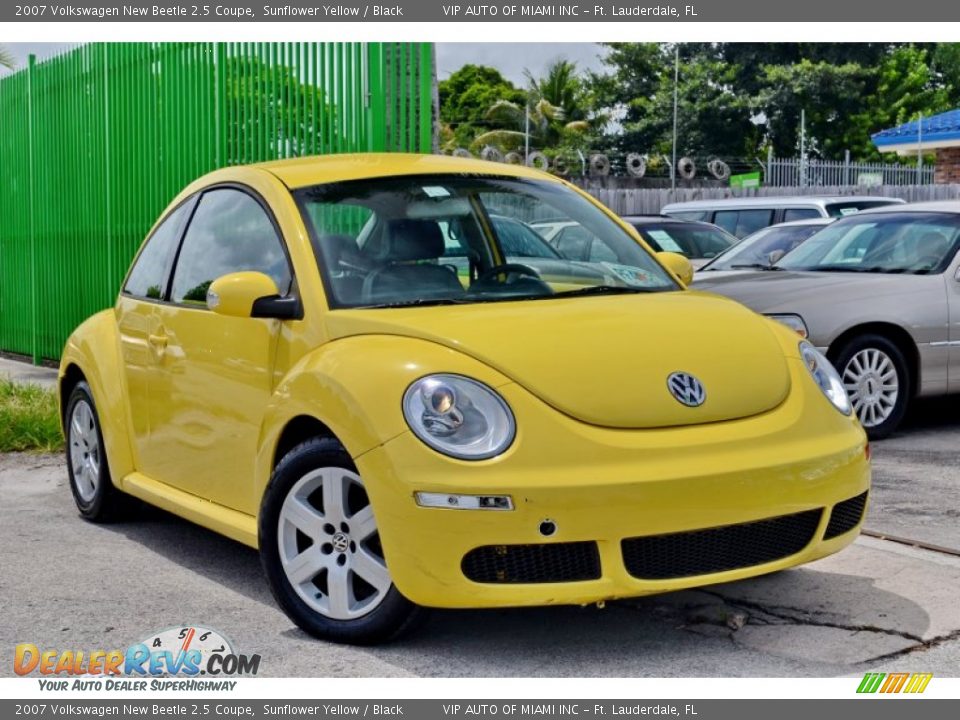 2007 Volkswagen New Beetle 2.5 Coupe Sunflower Yellow / Black Photo #1