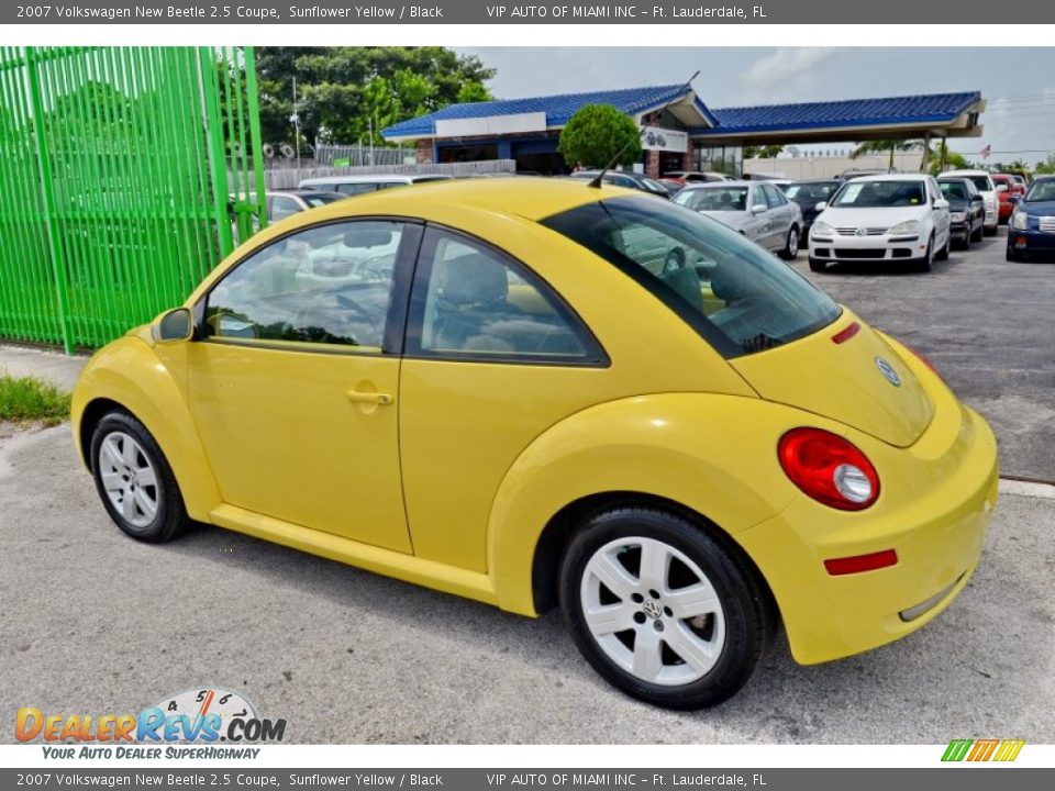 2007 Volkswagen New Beetle 2.5 Coupe Sunflower Yellow / Black Photo #9