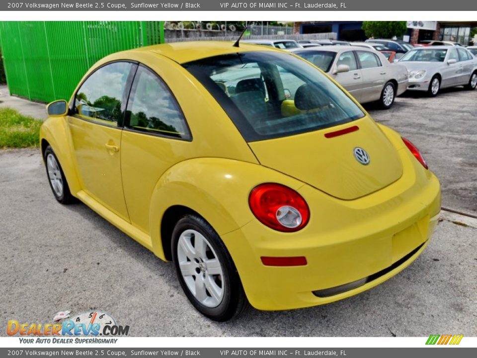 2007 Volkswagen New Beetle 2.5 Coupe Sunflower Yellow / Black Photo #10
