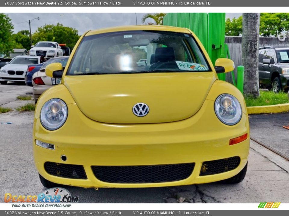 2007 Volkswagen New Beetle 2.5 Coupe Sunflower Yellow / Black Photo #30