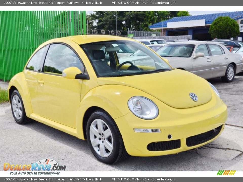 2007 Volkswagen New Beetle 2.5 Coupe Sunflower Yellow / Black Photo #31